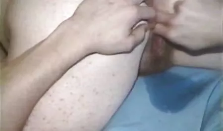 بلوند خال کوبی و دوست پسر او در رختخواب چشمک می زند سکسب فیلم