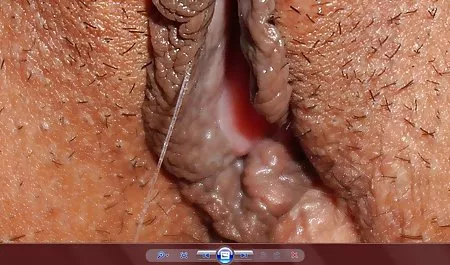 بلوند بالغ سوراخهای سوراخ شده خود را به سیاه فیلم سکس دو دقیقه ای پوست می داد