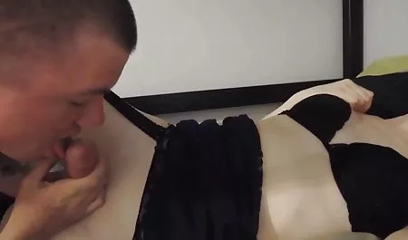 یک عکس پورن وسکسی کفش ورزشی شیرین به من نشان بده!