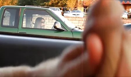 سه لزبین عکس الکسیس تگزاس در حال سکس با پابوس بازی می کنند