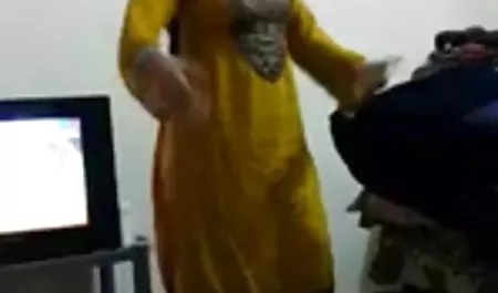 دو تسمه و فیلم سکس زیر سن سه گونه