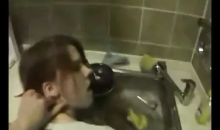 ورزش بلوند کلیپ سکسیخارجی در آشپزخانه