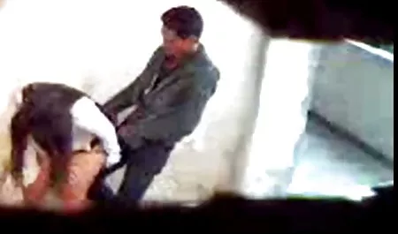دختر در توالت سه عضو را فیلم سکس بکون بکون آرام کرد