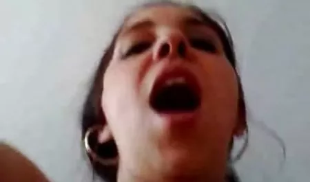 MILF Silvia Saige دانلود فیلم کیرکوس با اشتیاق روی دیک مردش قدم می زند
